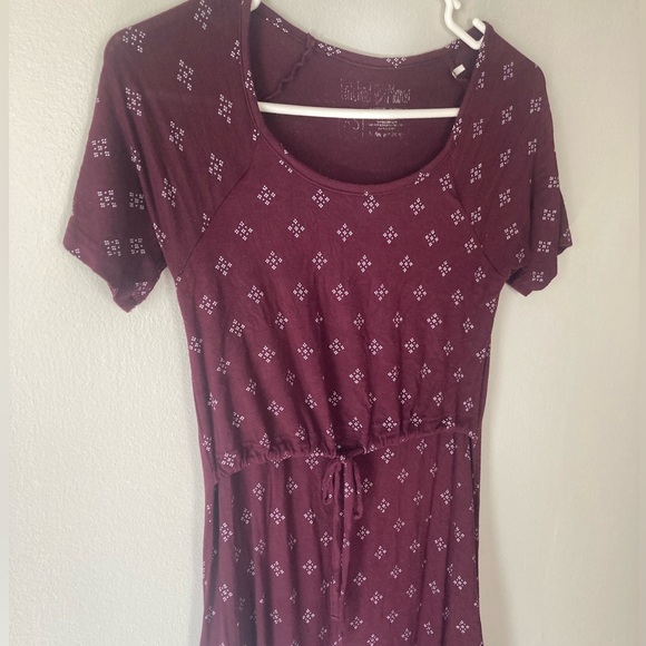Maroon Latched Mama Midi Drawstring Nursing Dresss - Picture 4 of 6